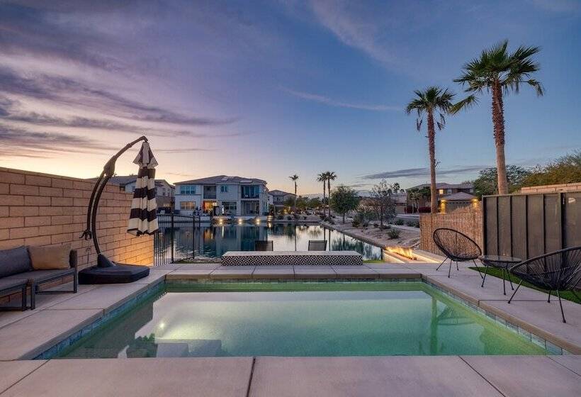 Lago Luxe By Avantstay Lakefront + Private Pool, Great For Festival Season