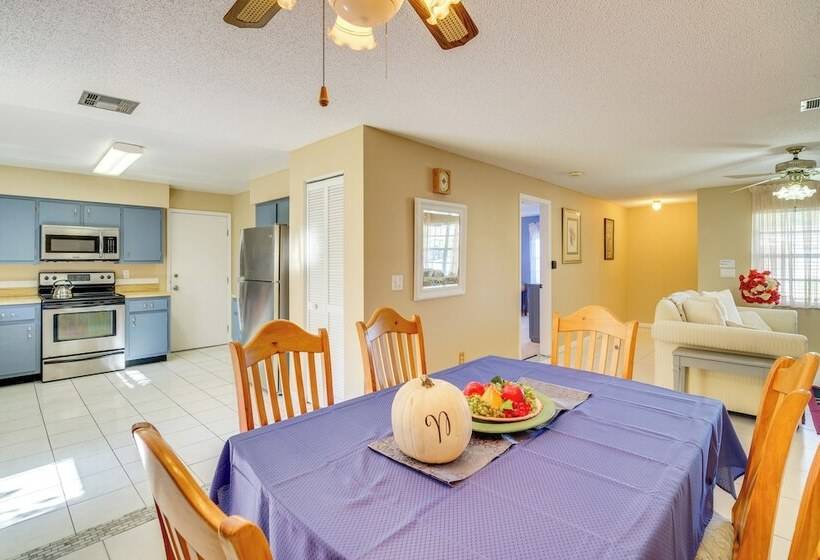 7 Mi To Satellite Beach: Melbourne Home W/ Yard