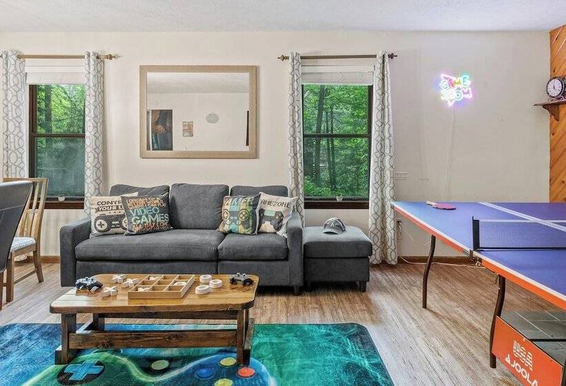 Mountain Must Have By Avantstay Indoor Hot Tub, Game Room & Fire Pit!