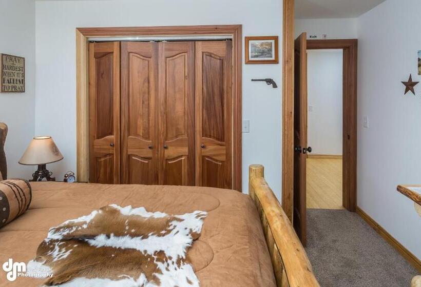Alaska Knotty Pine B&b