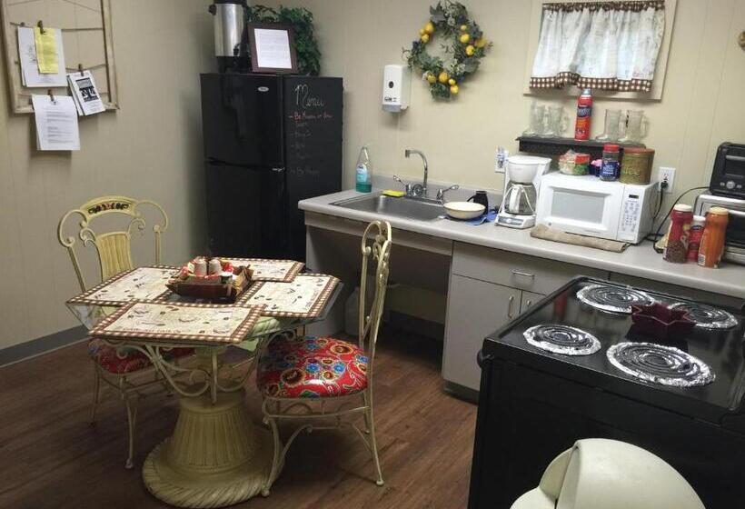 호스텔 A Place To Stay Rooms