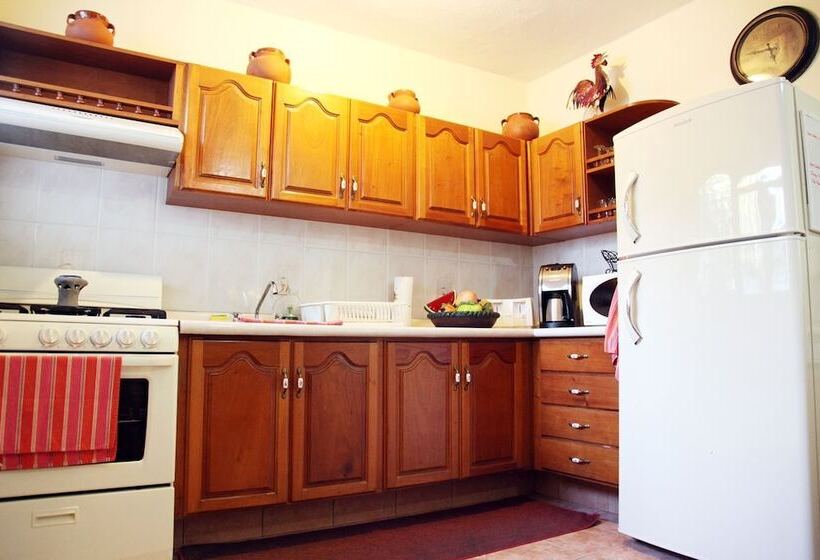 فندق صغير Hostal Casa Blanca