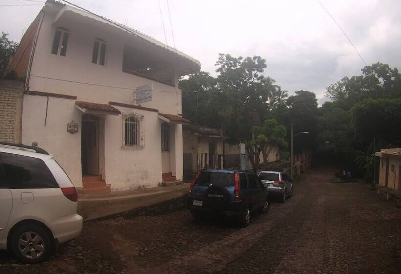 فندق صغير Hostal Casa Blanca