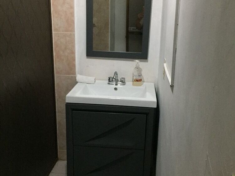 فندق صغير Hostal Casa Blanca