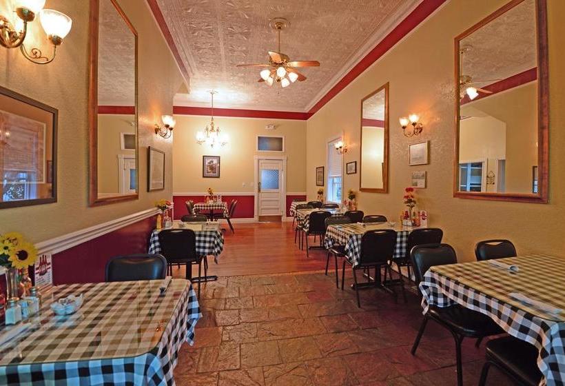 مبيت وإفطار All Aboard Cafe And Inn