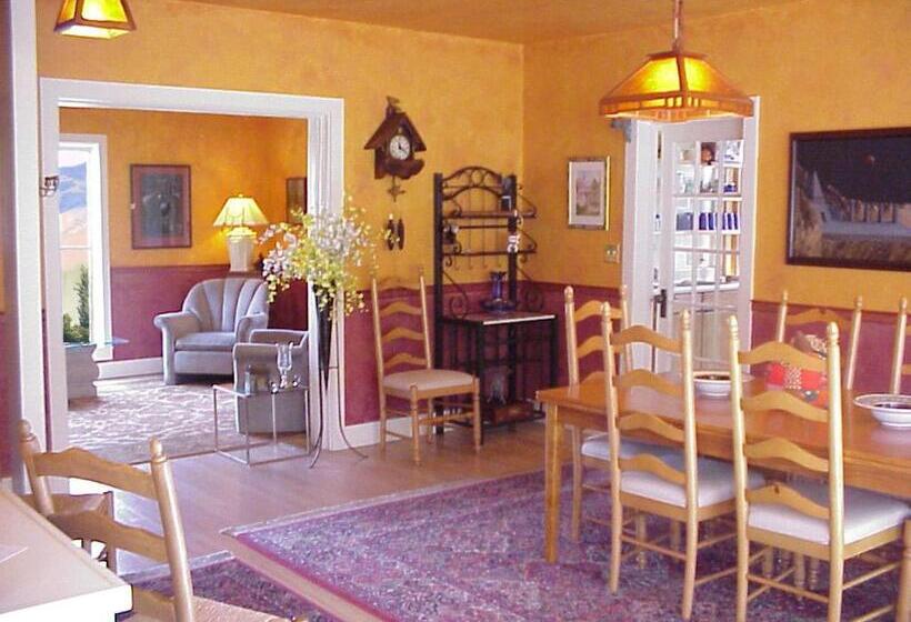 مبيت وإفطار Arden Forest Inn