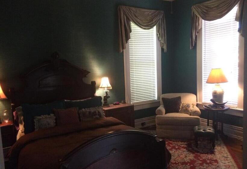 Bed and Breakfast Belle Oaks Inn