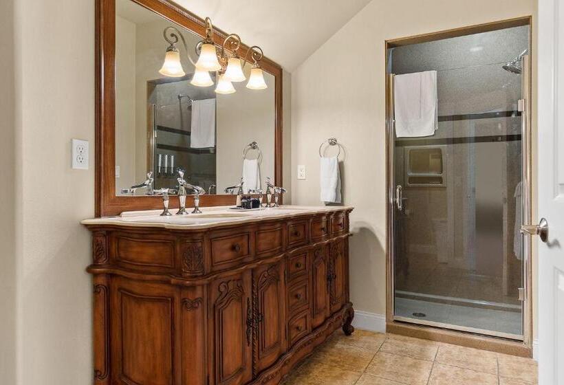 تختخواب و صبحانه Summer Creek Inn