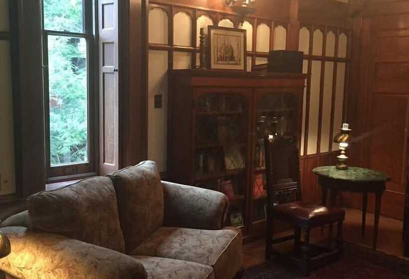 تختخواب و صبحانه The Inn At Centre Park