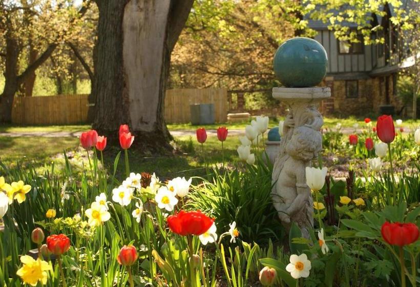 مبيت وإفطار The Outing Lodge