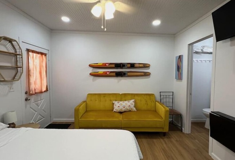 Bluebird Bay Resort