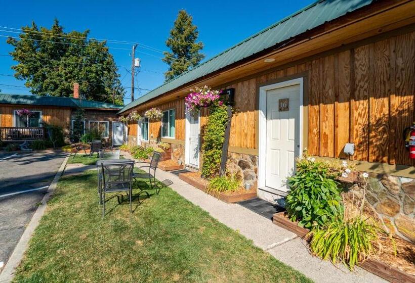 Evergreen Motel
