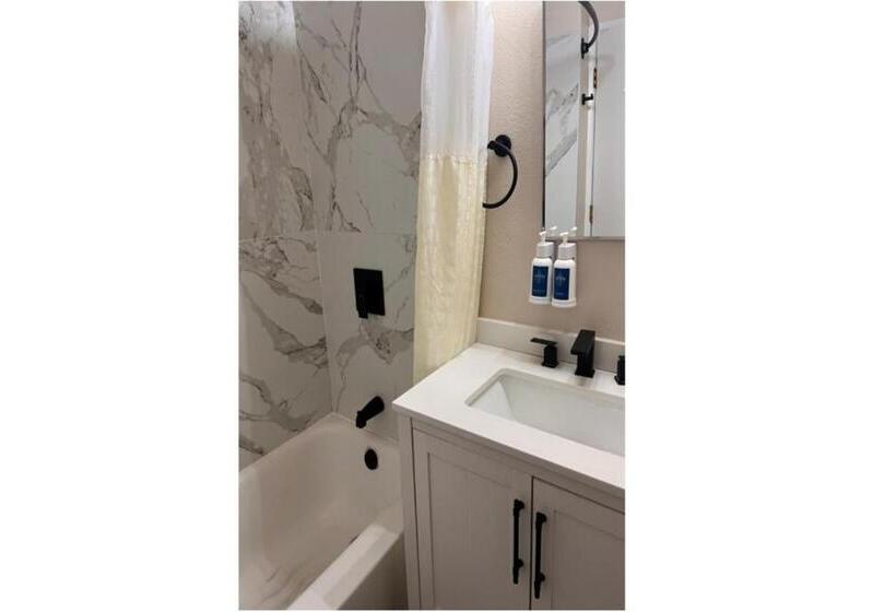 酒店 Anchor Bay Inn Near Winchester Bay