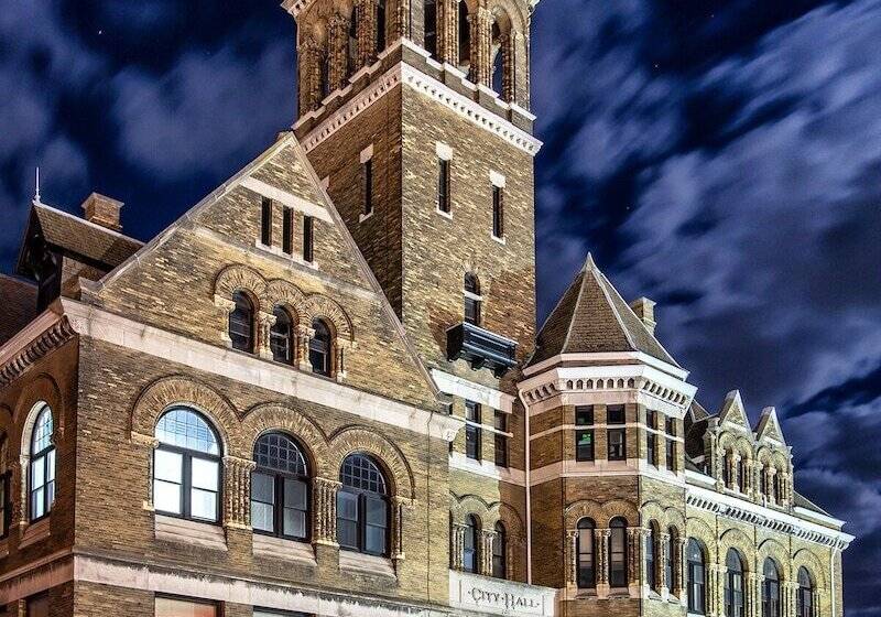 فندق City Hall Grand