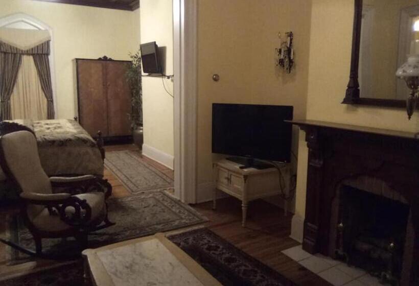 هتل Stay Saratoga