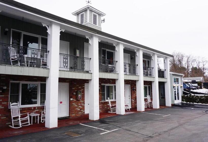 هتل Stay Saratoga