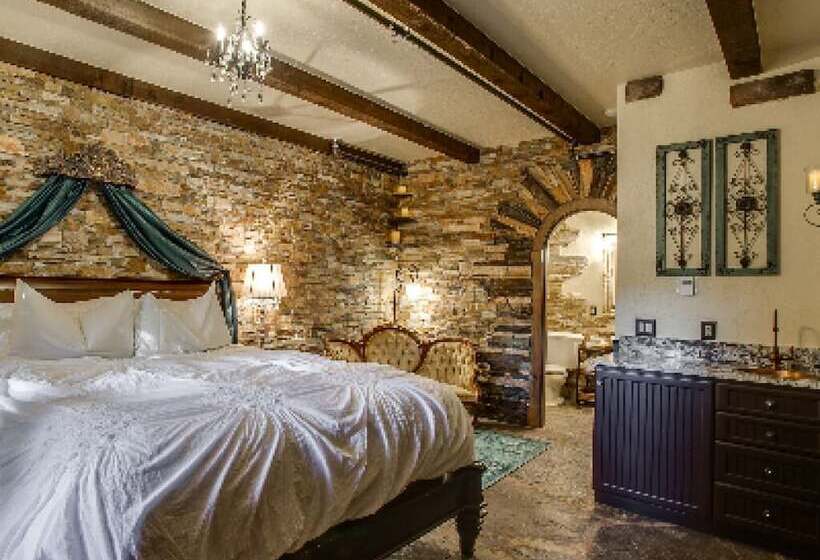 هتل Storybook Riverside Inn
