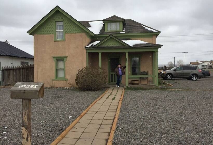 Indiana Jones Bed & Breakfast