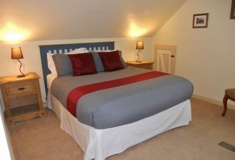 Indiana Jones Bed & Breakfast