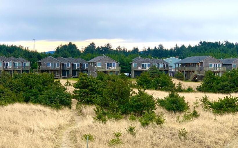 Lighthouse Oceanfront Resort