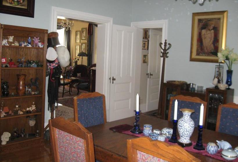 Mermaids  Porch Bed & Breakfast