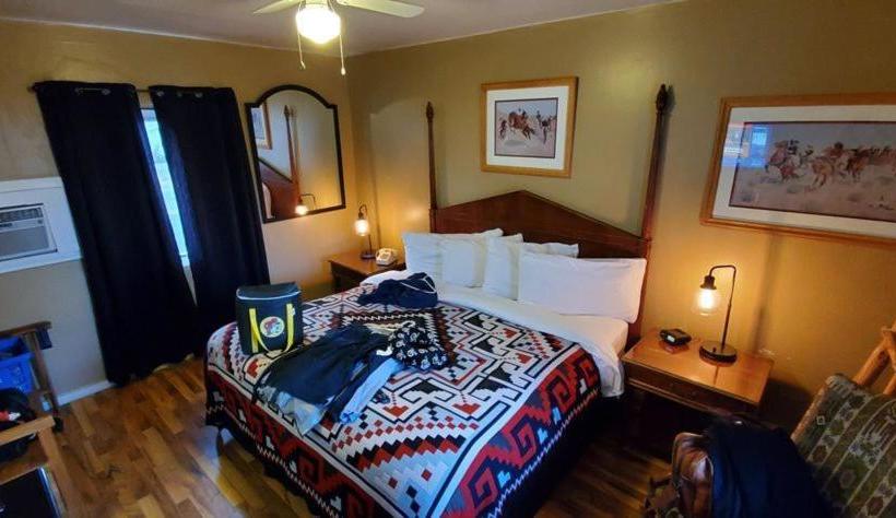 مُتل Apache Lodge