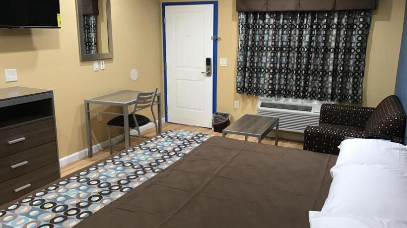 מוטל Deluxe Inn & Suites   Baytown