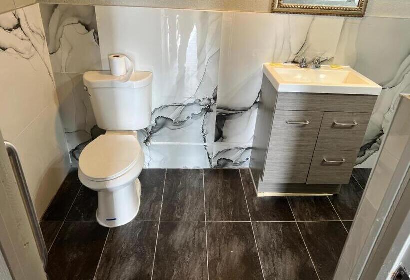 מוטל Miami Inn & Suites