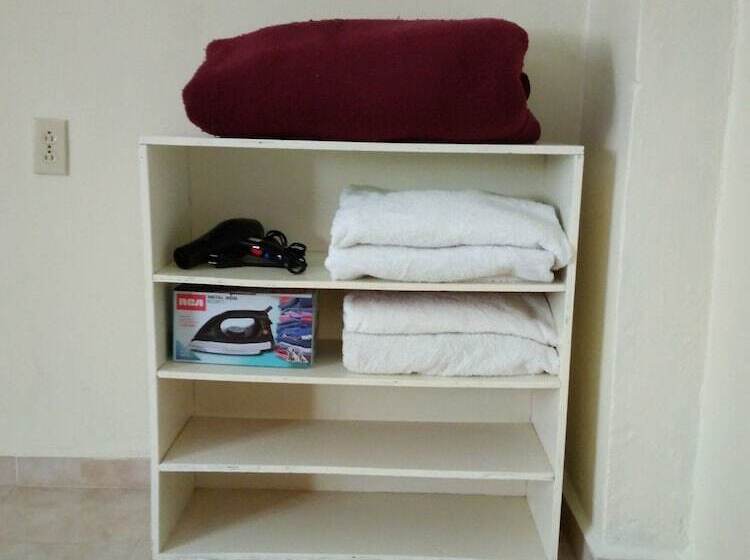 تختخواب و صبحانه Front Beach House