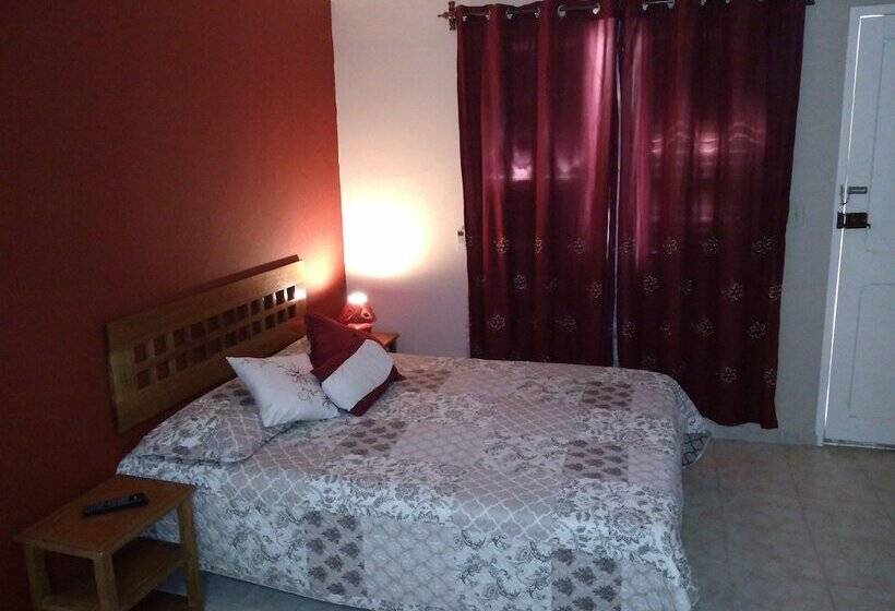 Bed and Breakfast Front Beach House