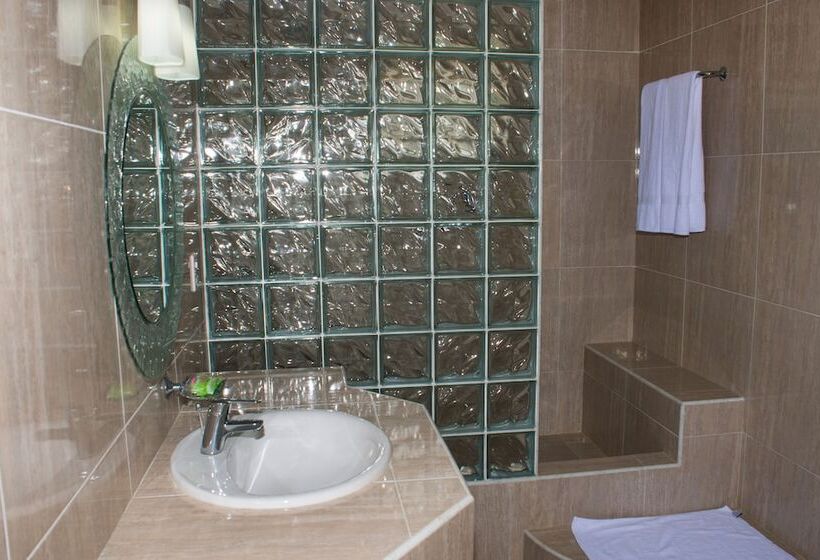 تختخواب و صبحانه Hostal Doña Amalia Cuba