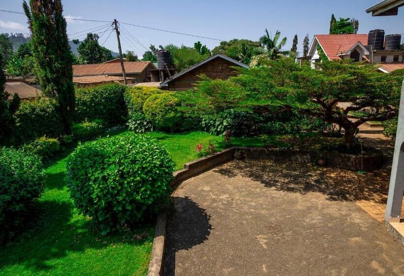 تختخواب و صبحانه The Family Farm