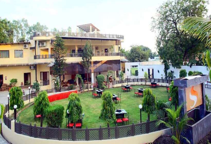 ホテル Saroj Sagar   Sagar