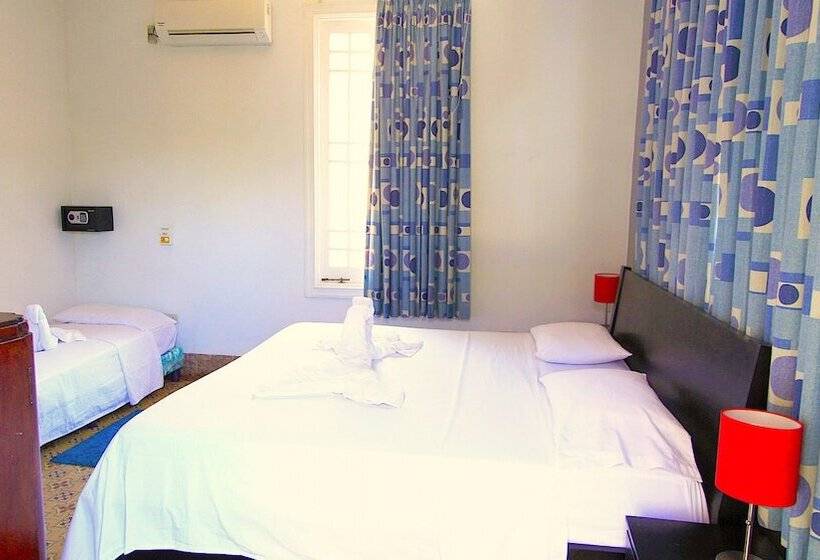 پانسیون Aht Colonial Hostel