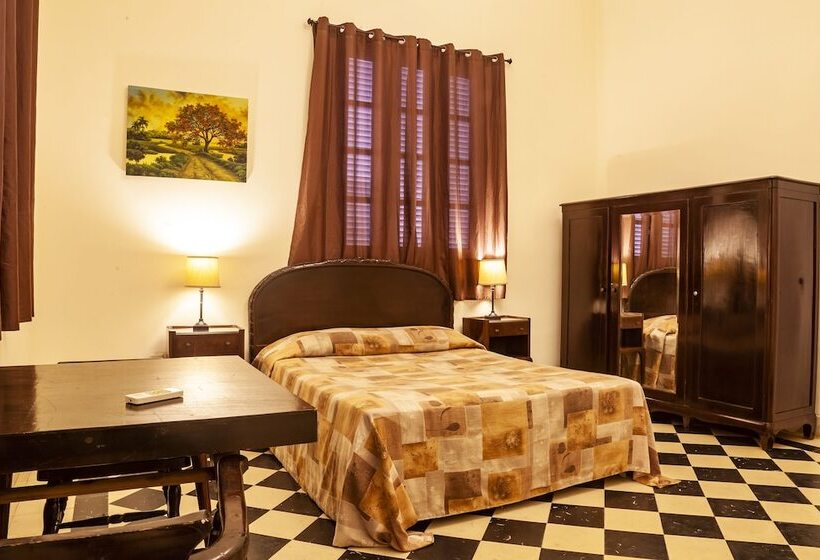 پانسیون Hostal Belele