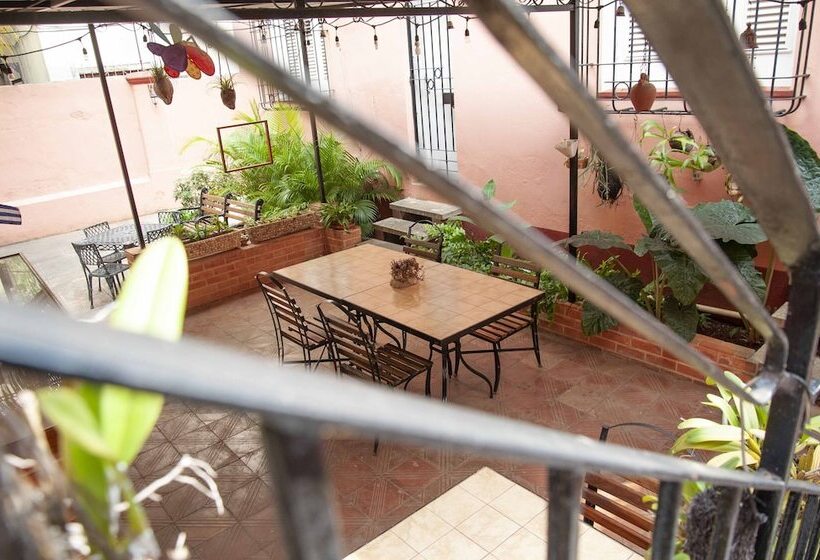 پانسیون Hostal Belele