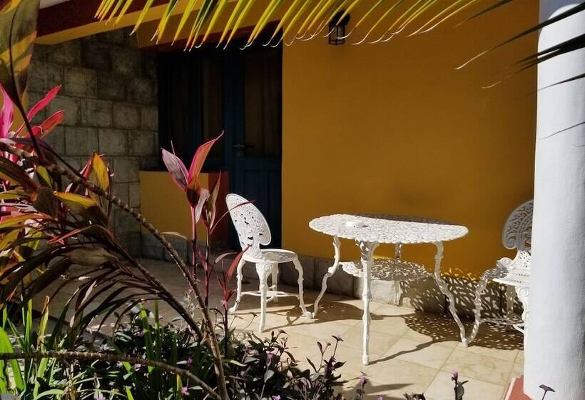 پانسیون Hostal Las Palmas