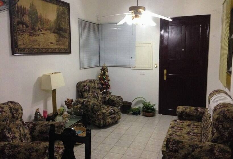 پانسیون Chalet San Carlos