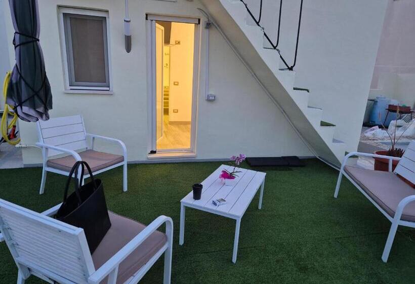 تختخواب و صبحانه La Terrazza Di Rosalba
