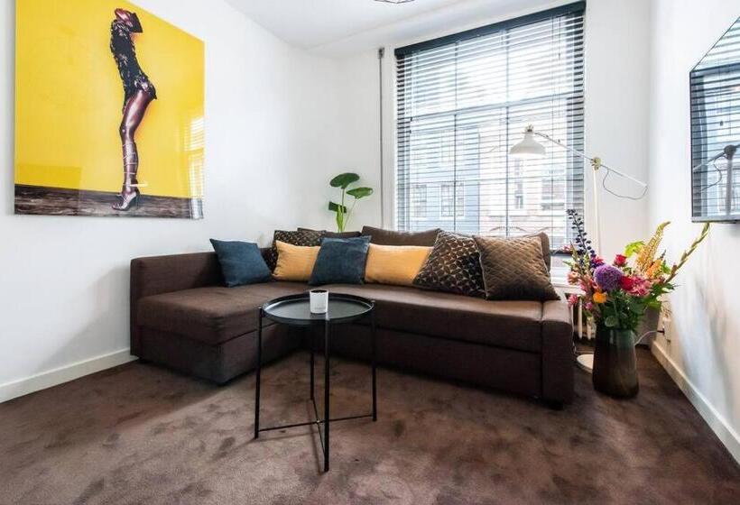 مبيت وإفطار Luxurious Boutique Suite In City Center