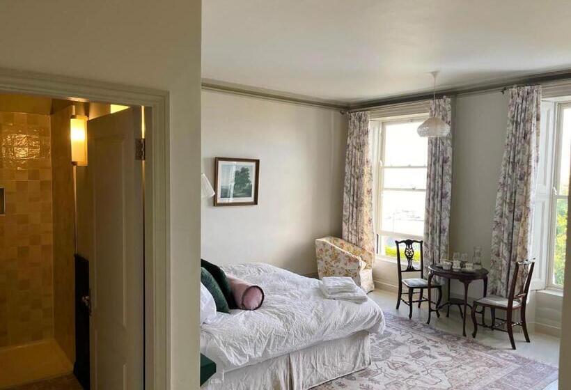 مبيت وإفطار Lynwood House