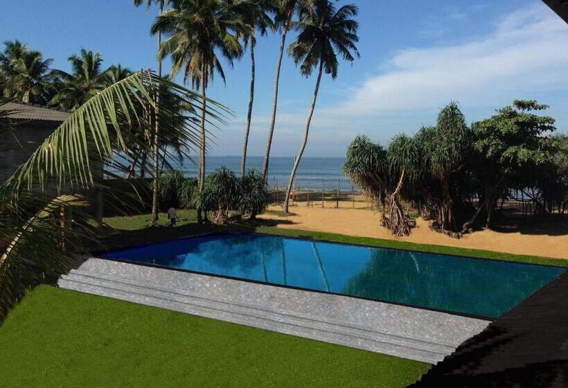 호텔 Coco Royal Beach Resort