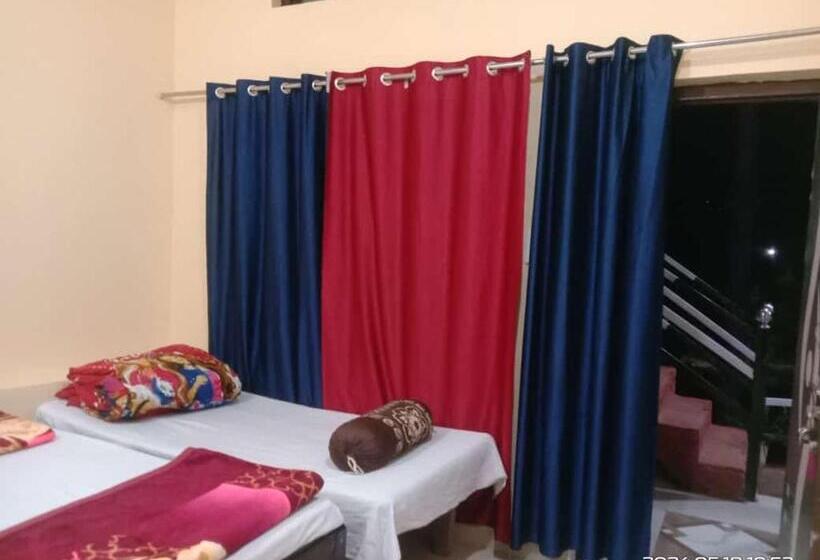 ホテル Om Som Home Stay Hill View Yamunotri Road