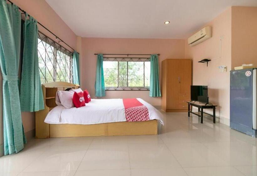 בית מלון כפרי Oyo 949 Sansuk Resort Paknampran