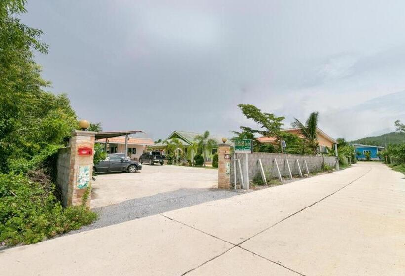 בית מלון כפרי Oyo 949 Sansuk Resort Paknampran
