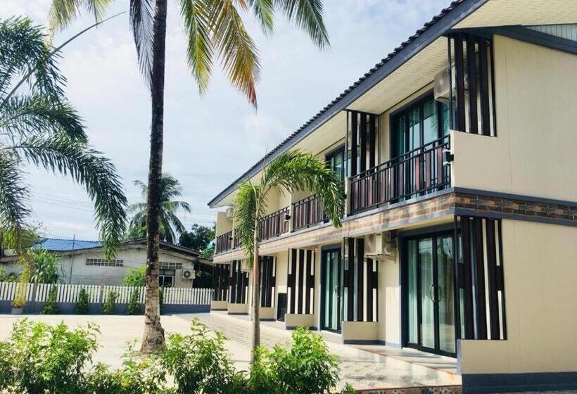 هتل The Coco Grand Chalet Pakbara