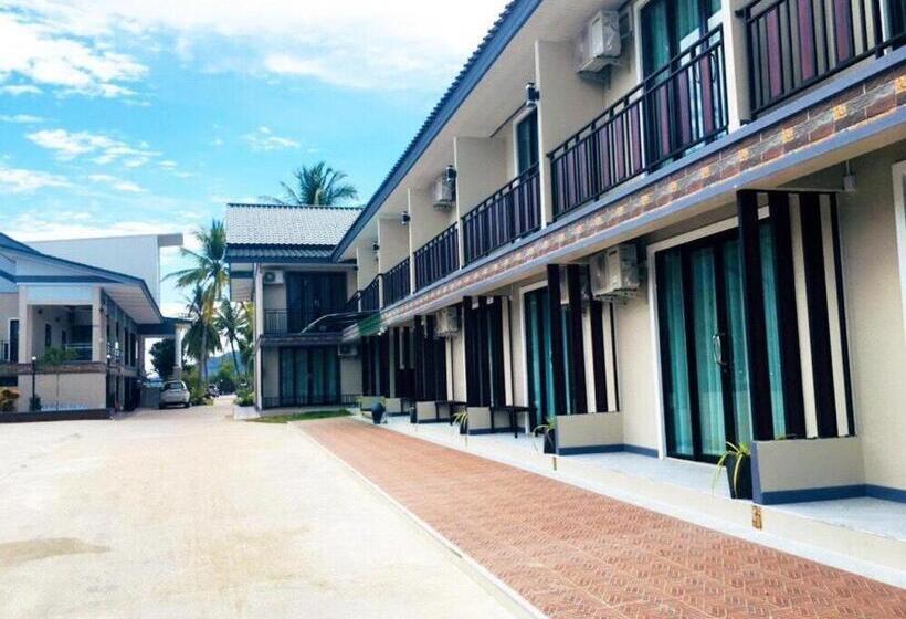 هتل The Coco Grand Chalet Pakbara
