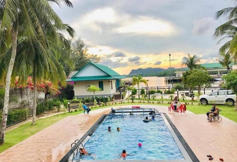 هتل The Coco Grand Chalet Pakbara