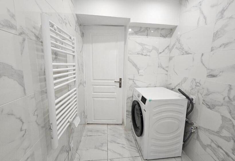 ペンション Salons Chennevières