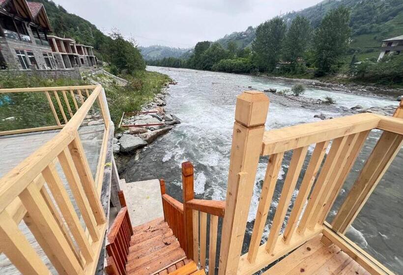 ホテル Ayder Vip River